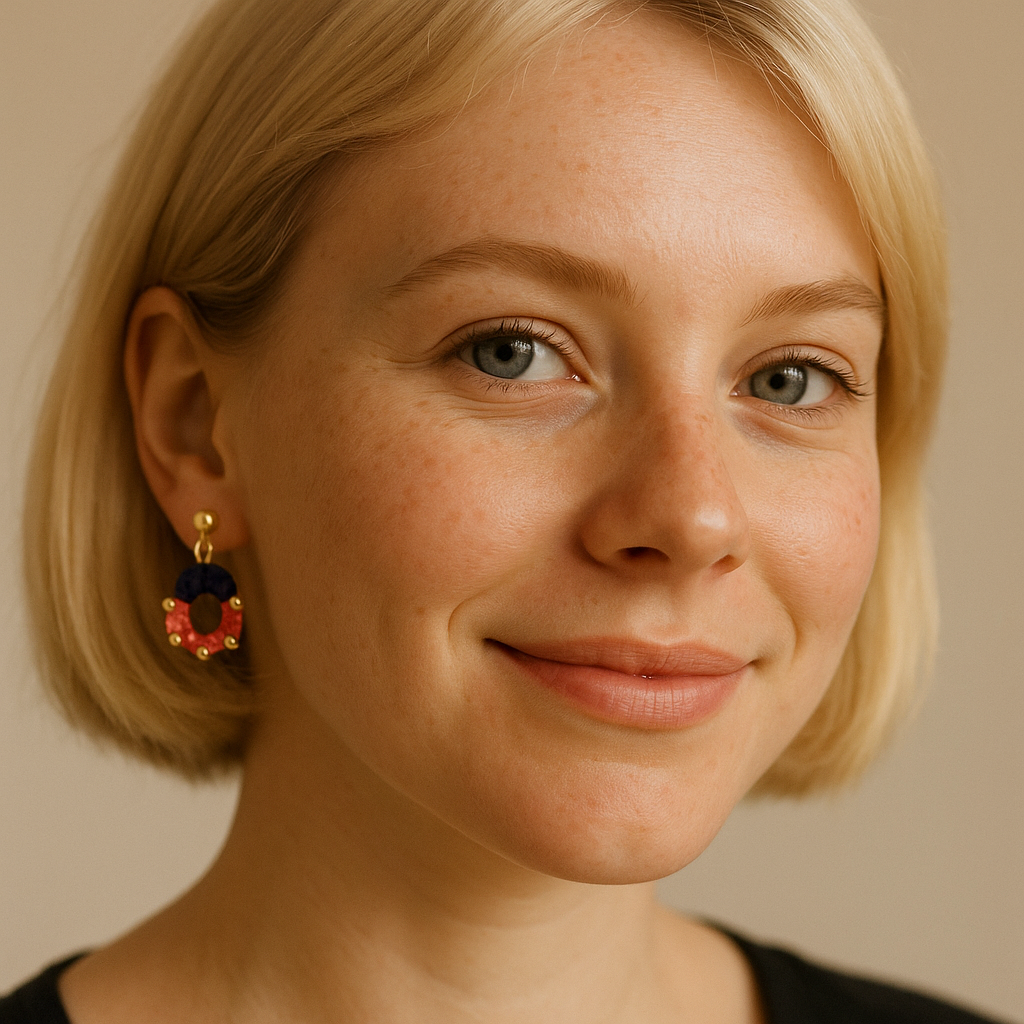 Nuttati Coral & Navy Hoop Drops